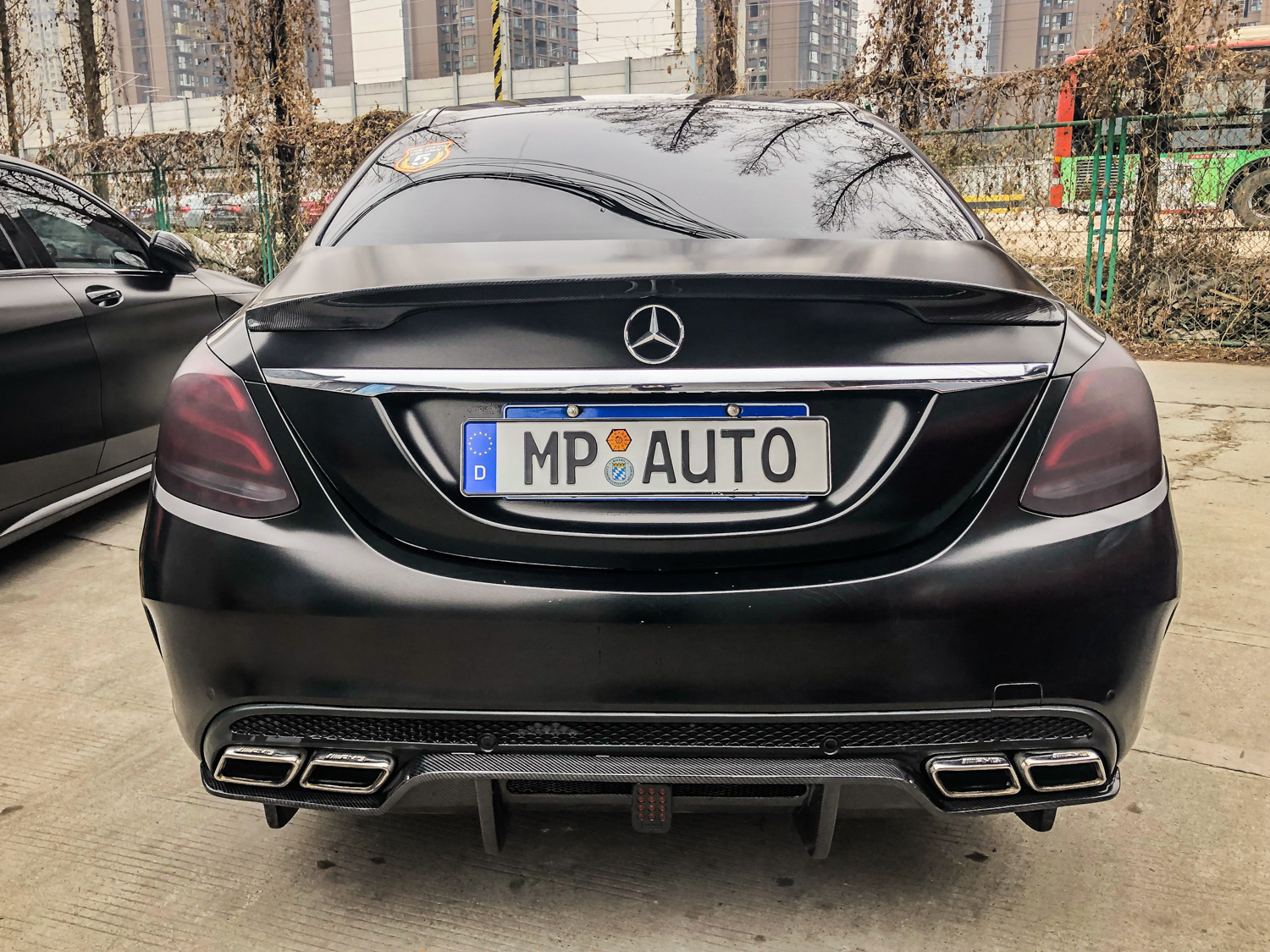 奔驰c200升级amg包围 电光黑 轮毂